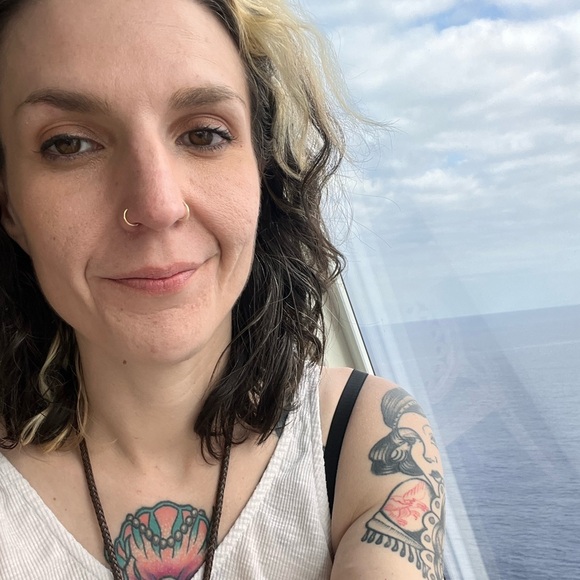 Meet your Posher, Jennie! - Picture 5 of 7